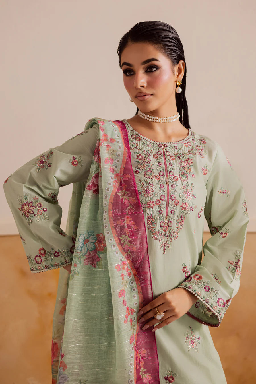 Silas Embroidered 3Pc