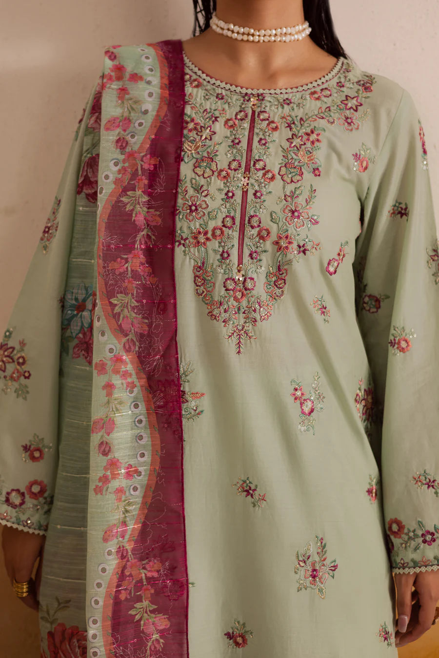 Silas Embroidered 3Pc