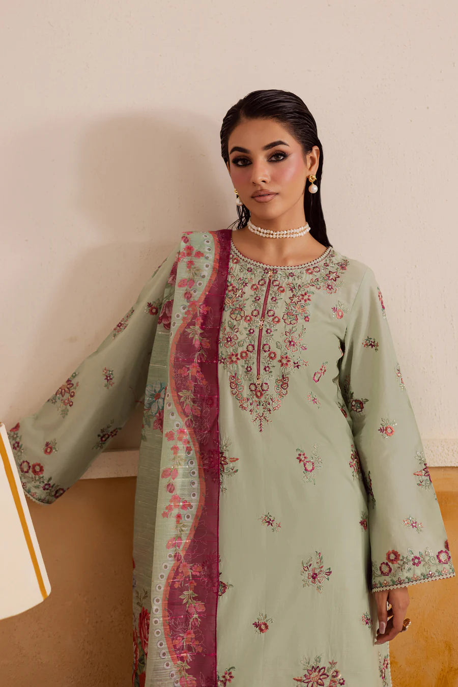 Silas Embroidered 3Pc