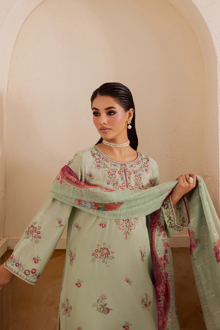 Silas Embroidered 3Pc