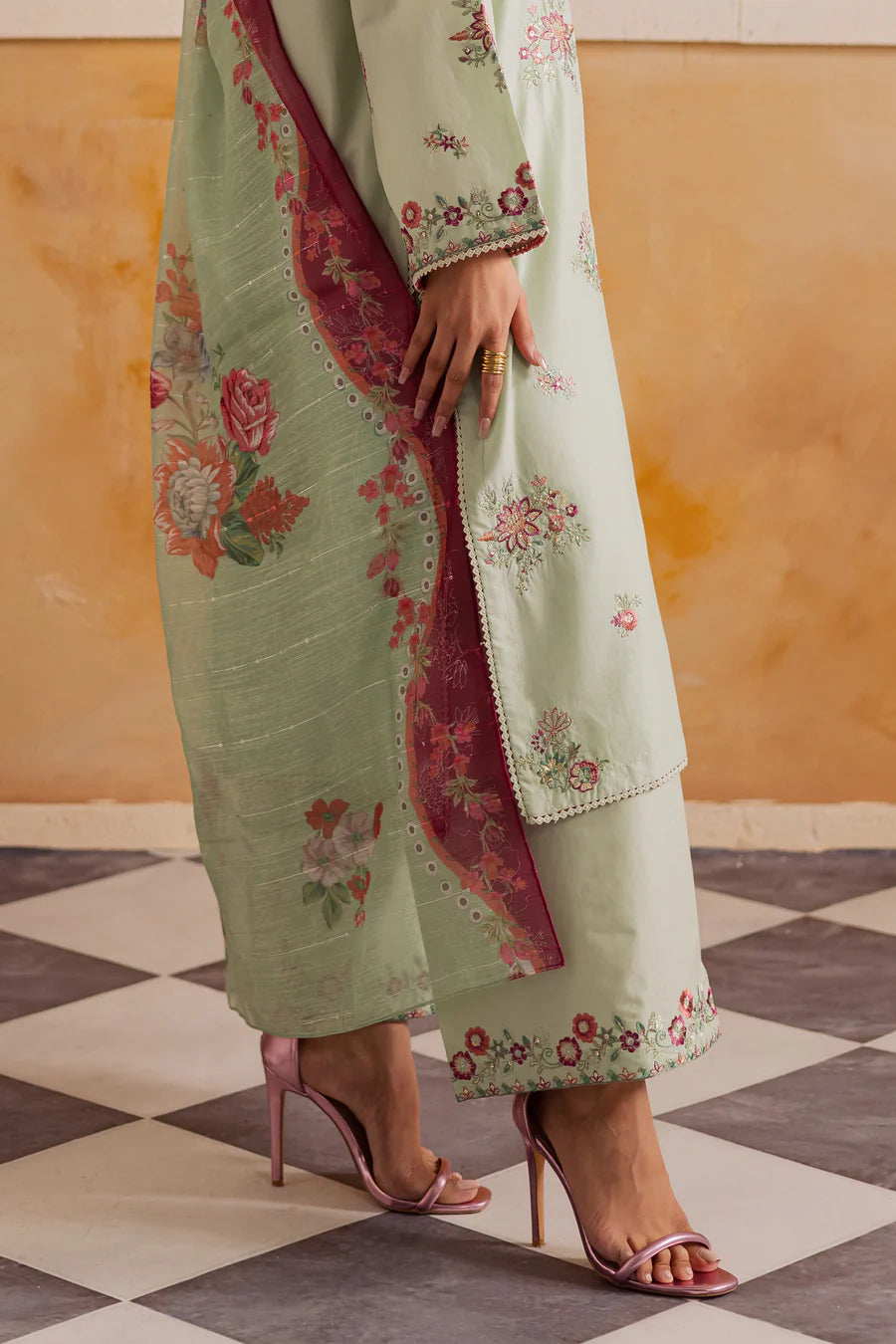 Silas Embroidered 3Pc