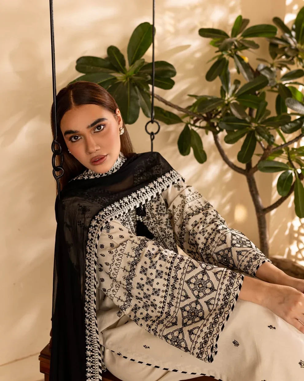 Arfa Embroidered Stitched 3pcs - Stylosefashion